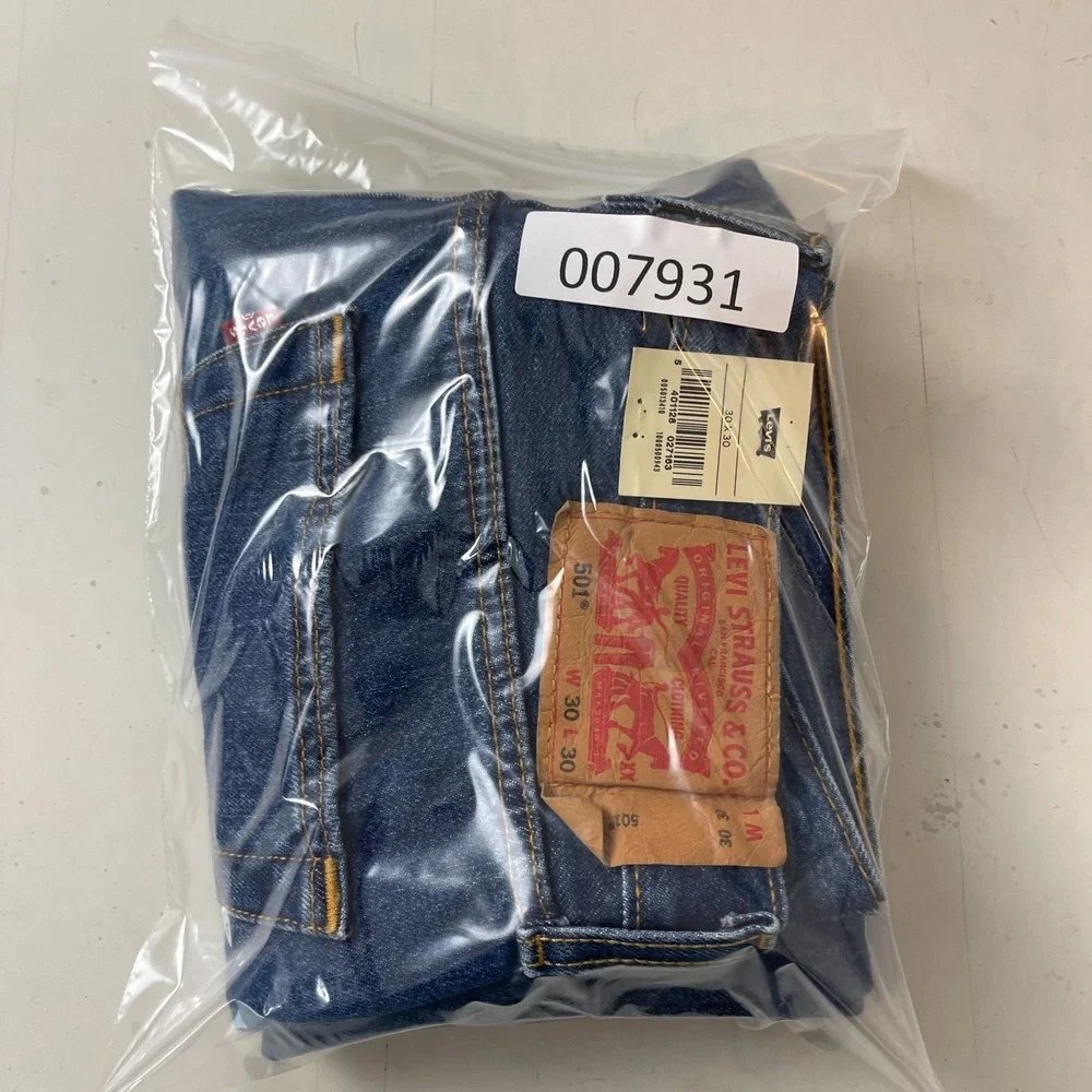 Levis 501 Jeans Mens 30x30 Blue Original Button Fly Medium Wash Cowboy Minimal